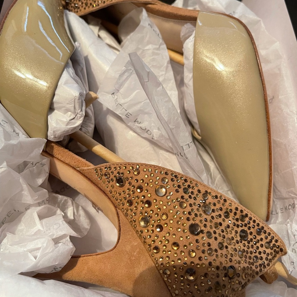 Pella Moda Heels - Picture 11 of 11